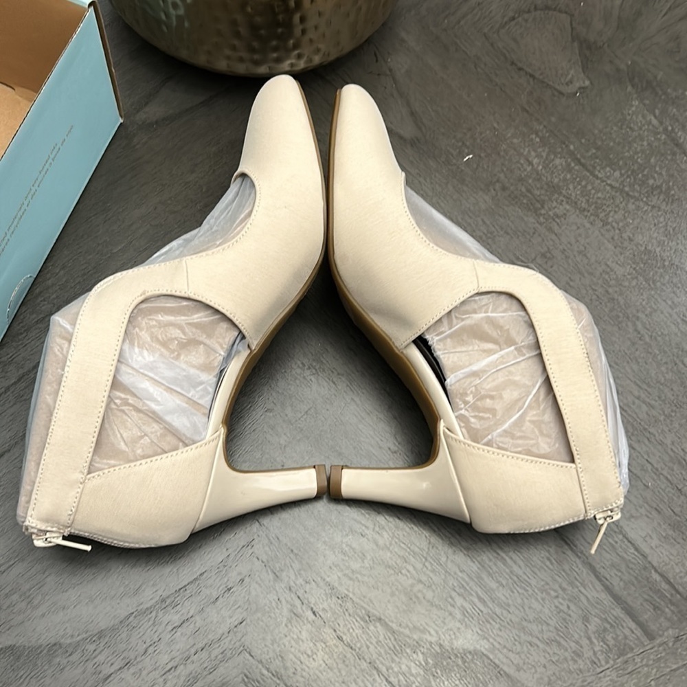 LifeStride Giovanna 2 Pump - Picture 6 of 12